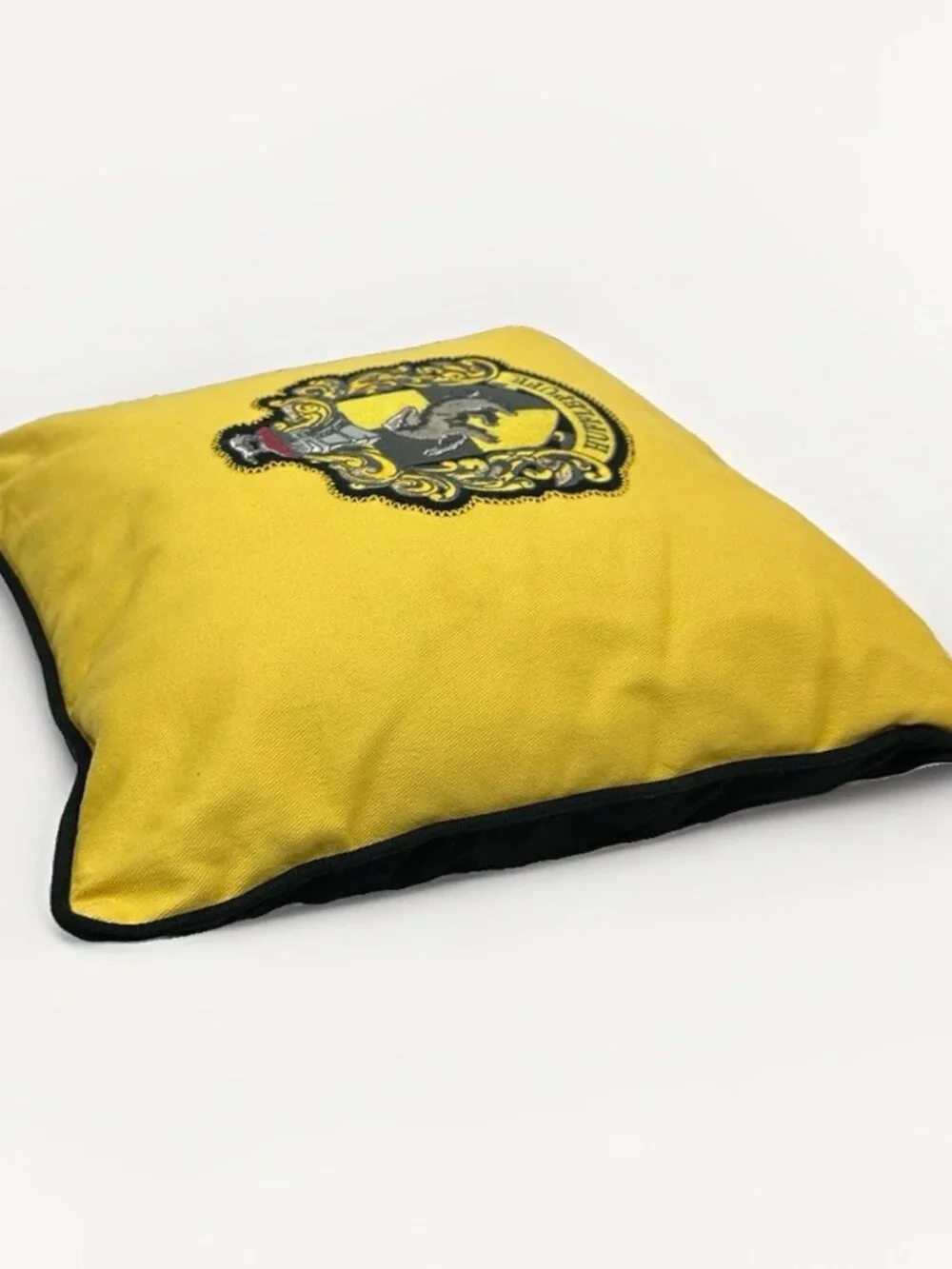 🦡 NEW Pottery Barn Teen Harry Potter Hufflepuff Pillow Cover + PBTeenInsert 16